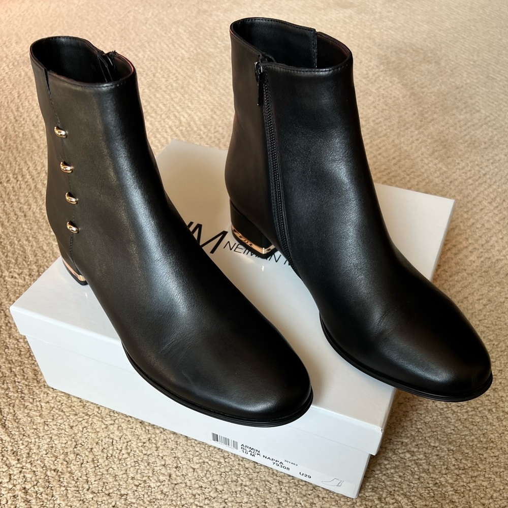 NEIMAN MARCUS  BLACK NAPPA ANKLE BOOTS W/ GOLD ACCENTS    SIZE: 10 B  ***NEW***